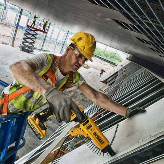 Акумулаторен винтоверт DeWalt DCF620D2K с 2 батерии 2 ah, зарядно и куфар Акумулаторен винтоверт DeWalt DCF620D2K с 2 батерии 2 ah, зарядно и куфар